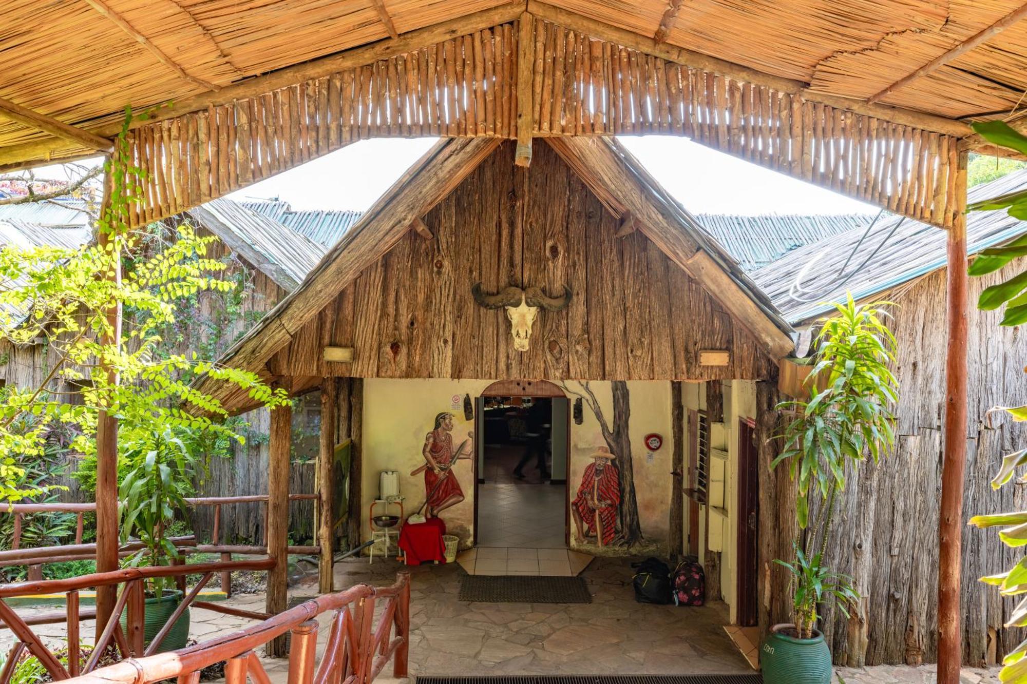 Sentrim Mara Lodge Ololaimutiek Buitenkant foto