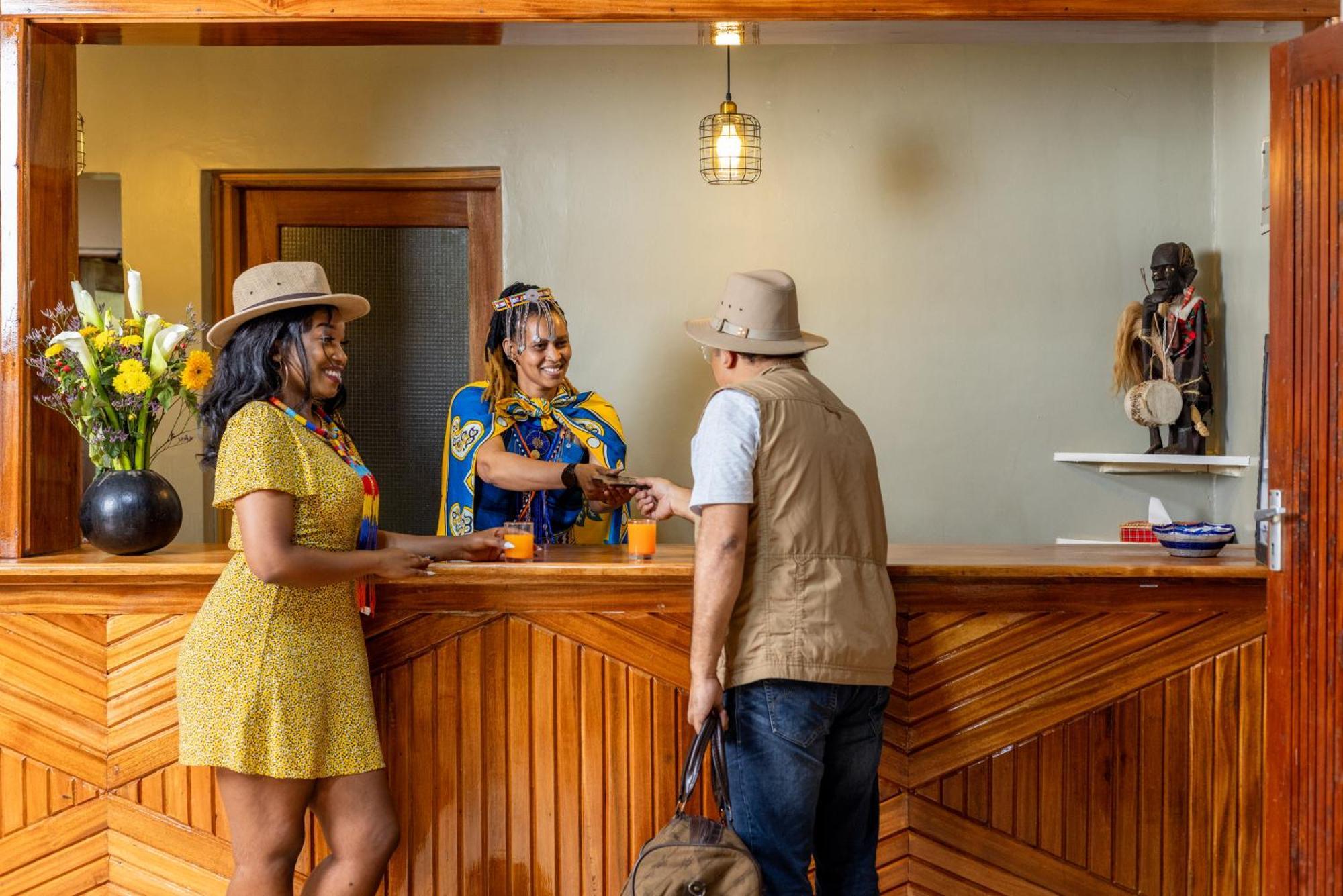 Sentrim Mara Lodge Ololaimutiek Buitenkant foto