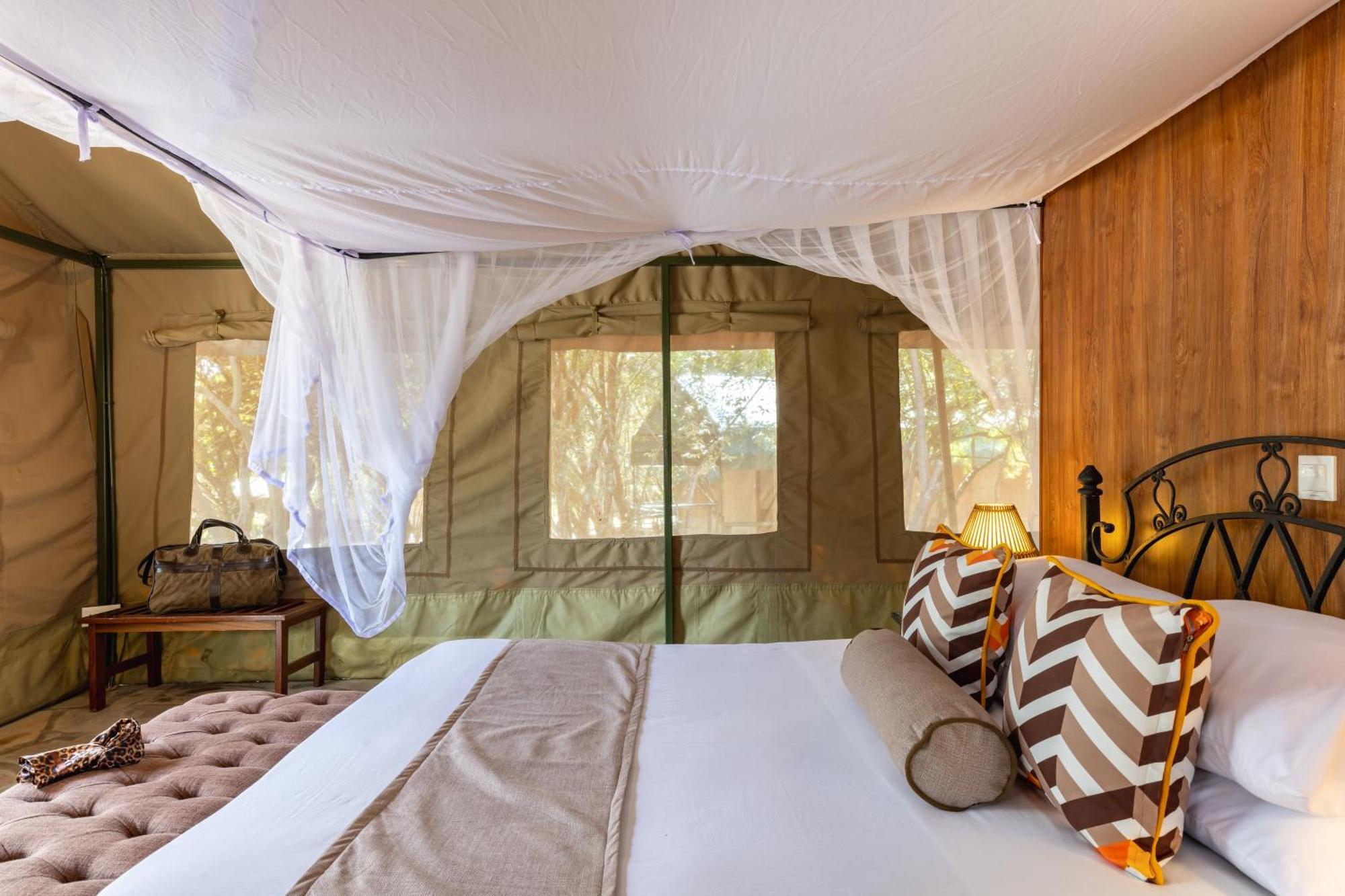 Sentrim Mara Lodge Ololaimutiek Buitenkant foto
